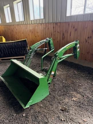 Image of John Deere 120R Image 0