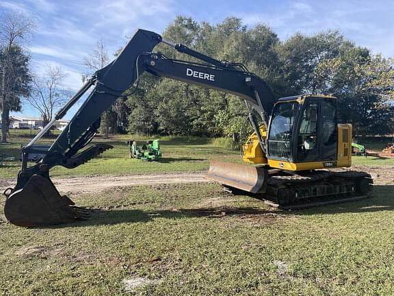 2022 John Deere 135G Equipment Image0