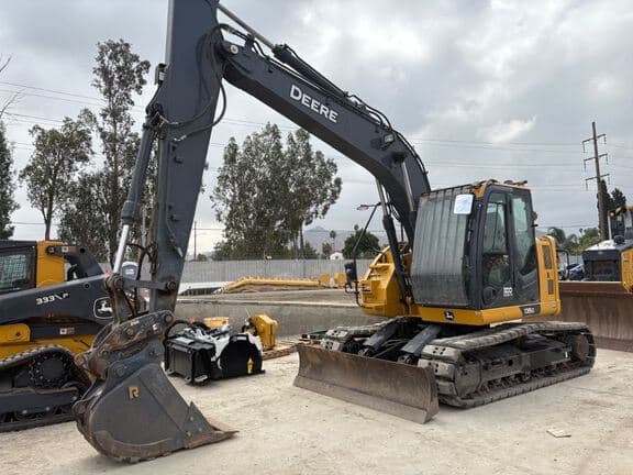 Image of John Deere 135G equipment image 4