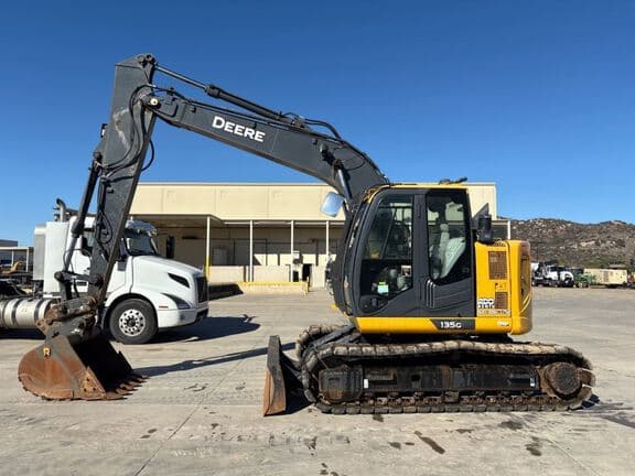 Image of John Deere 135G equipment image 1
