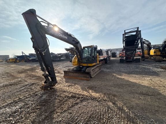 2022 John Deere 135G Equipment Image0
