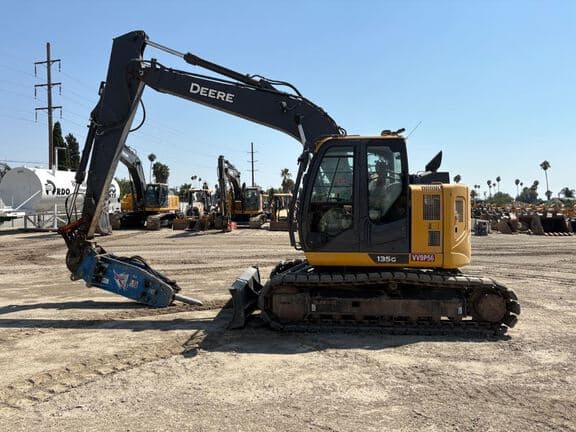 Image of John Deere 135G equipment image 4