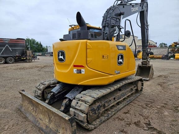Image of John Deere 135G equipment image 4