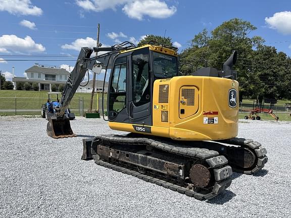 Image of John Deere 135G equipment image 1