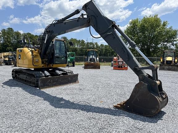 Image of John Deere 135G equipment image 3