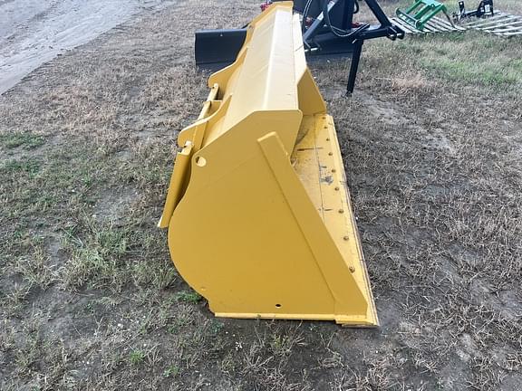 Image of John Deere Bucket equipment image 4