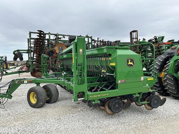 Image of John Deere 1590 equipment image 1