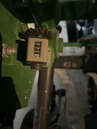 Image of John Deere 1590 equipment image 2