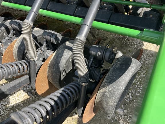 Image of John Deere 1590 equipment image 4