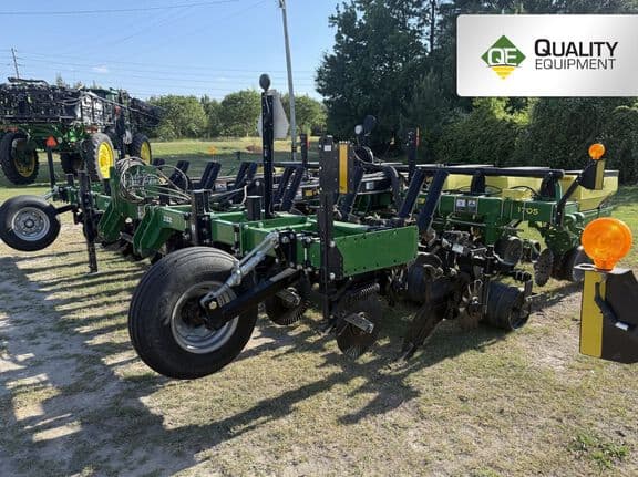 Image of John Deere 1705 equipment image 1