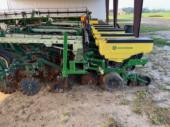 2022 John Deere 1705 Equipment Image0