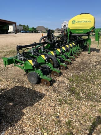 Main image John Deere 1720