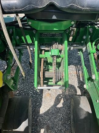 Image of John Deere 1725 equipment image 4