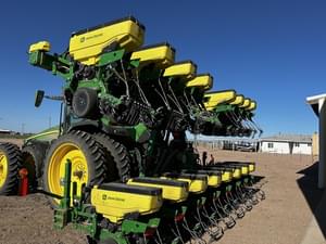 2022 John Deere 1725 Image