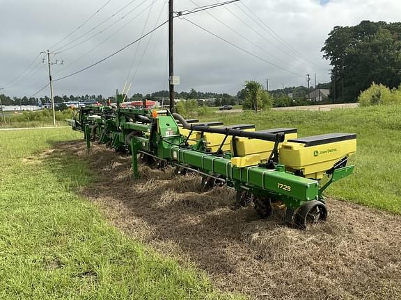 Image of John Deere 1725 equipment image 1