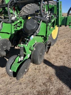 Image of John Deere 1725 equipment image 4