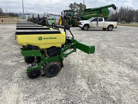 Image of John Deere 1725 equipment image 1