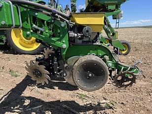 Main image John Deere 1725 6