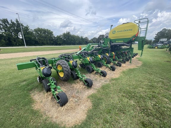 Main image John Deere 1725C