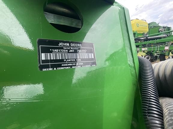 Image of John Deere 1725C equipment image 2