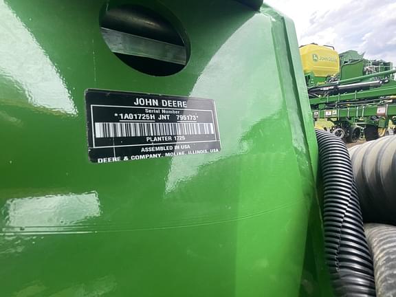 Image of John Deere 1725C equipment image 1