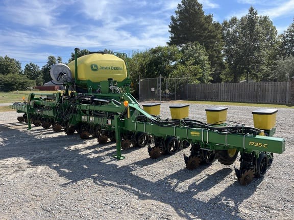 2022 John Deere 1725 Equipment Image0