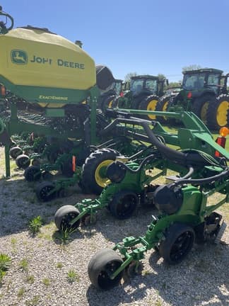 Image of John Deere 1725C equipment image 3