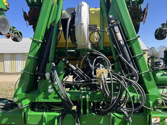 Image of John Deere 1725C equipment image 4