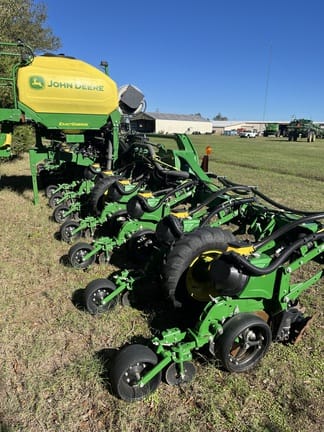 Main image John Deere 1725