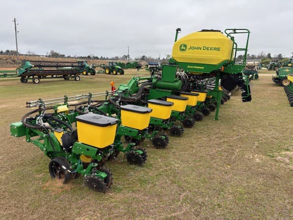 Image of John Deere 1725 Primary image