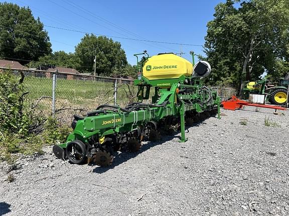 Image of John Deere 1725C Primary image