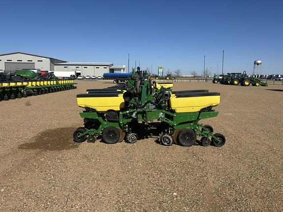 Image of John Deere 1725 equipment image 3