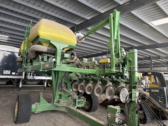 Image of John Deere 1745 equipment image 1