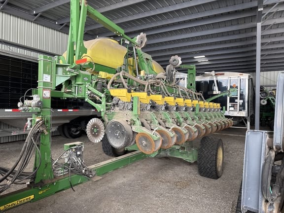 2022 John Deere 1745 Equipment Image0