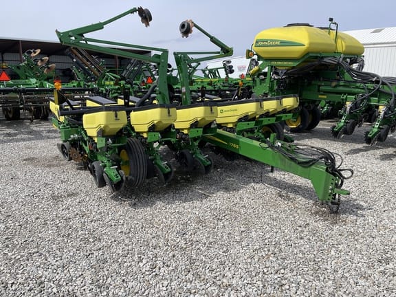 Main image John Deere 1765
