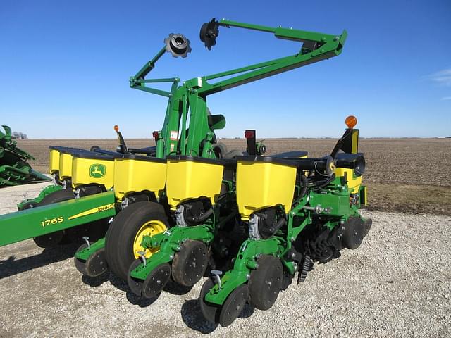 Image of John Deere 1765 equipment image 4