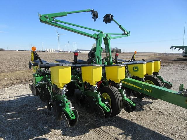 Image of John Deere 1765 equipment image 3