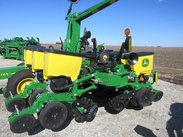 Image of John Deere 1765 equipment image 2