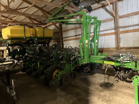 Image of John Deere 1770 equipment image 2