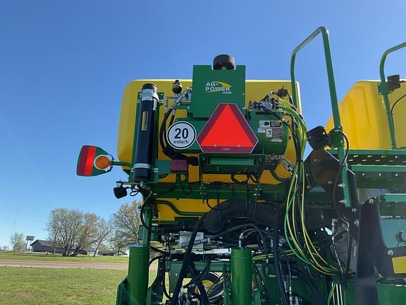 Image of John Deere 1775 equipment image 1