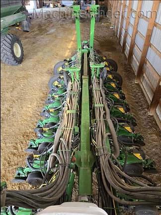 Image of John Deere 1770 equipment image 4