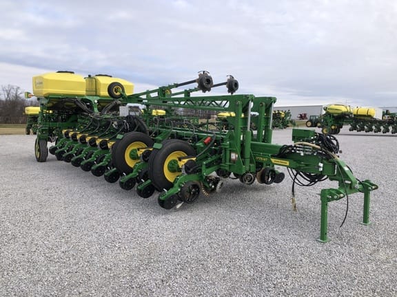 Main image John Deere 1775