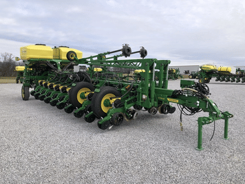 Main image John Deere 1775