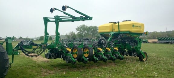 Main image John Deere 1775