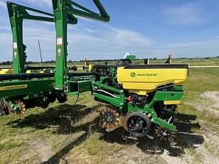 Main image John Deere 1775 6