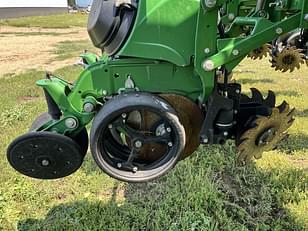 Main image John Deere 1775 11