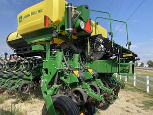 Main image John Deere 1775 5