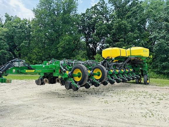 Image of John Deere 1775 equipment image 1