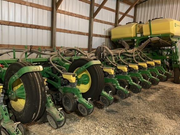 Main image John Deere 1775