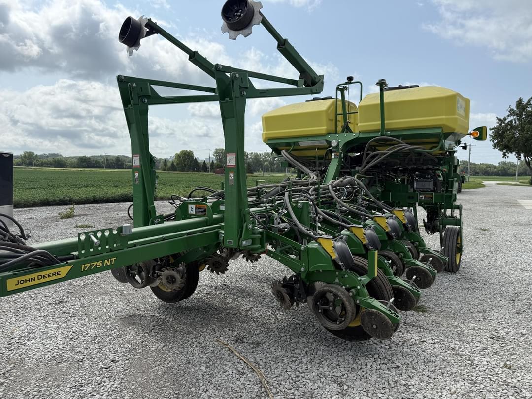 Image of John Deere 1775 Primary image